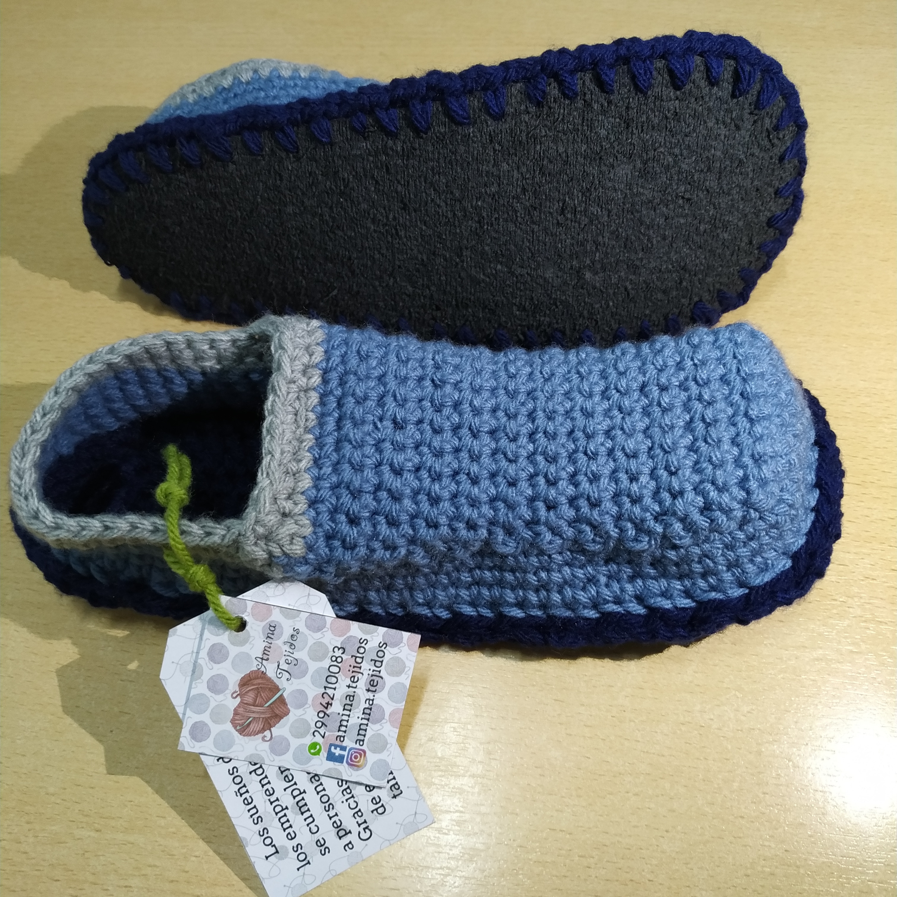Patucos y guantes de lana adulto unisex artesanal para regalo.